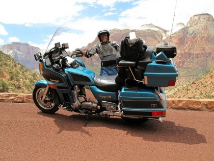 Entering Zion Natl Park Ut. Photo By Roger Allen